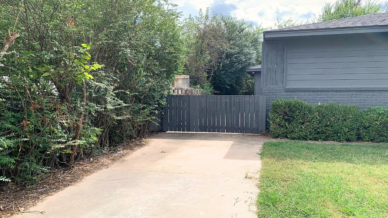 3 bed, 1.5 bath, 1097 sqft, $1,450 — Photo 3
