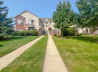 23855 Greenwood Dr, Flat Rock, MI 48134
