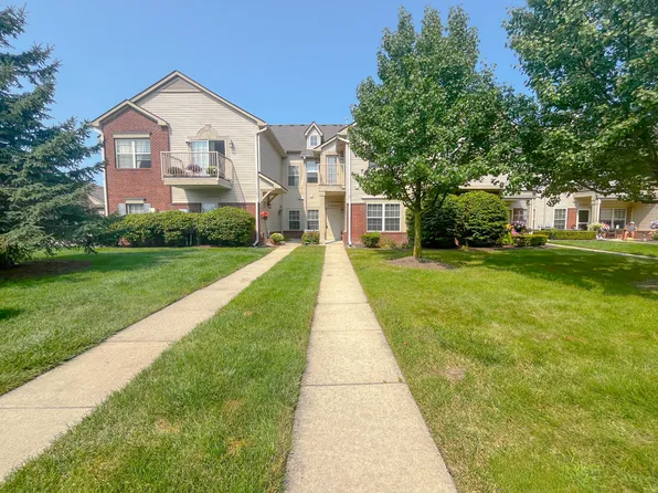 23855 Greenwood Dr, Flat Rock, MI 48134