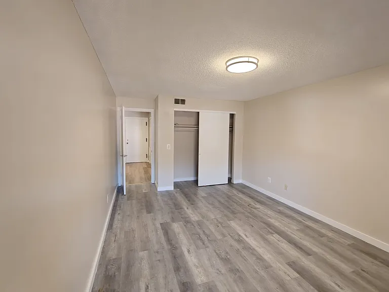 1439A10 Willard Ave — Photo 8