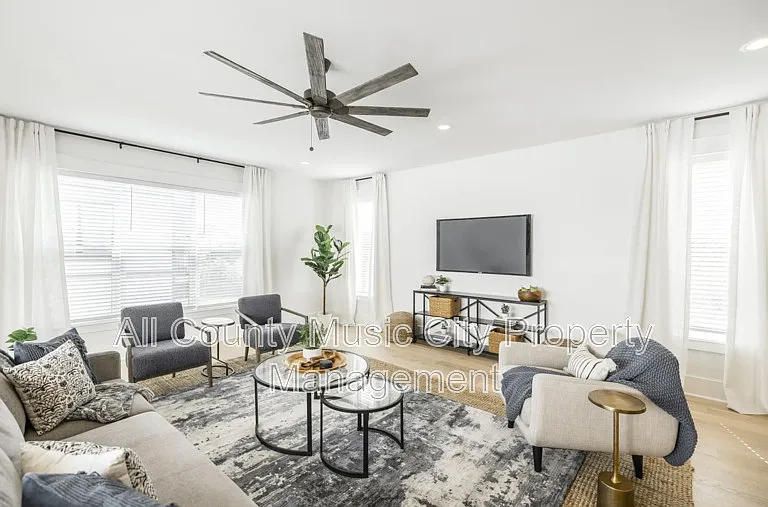 507 Summit St — Photo 9