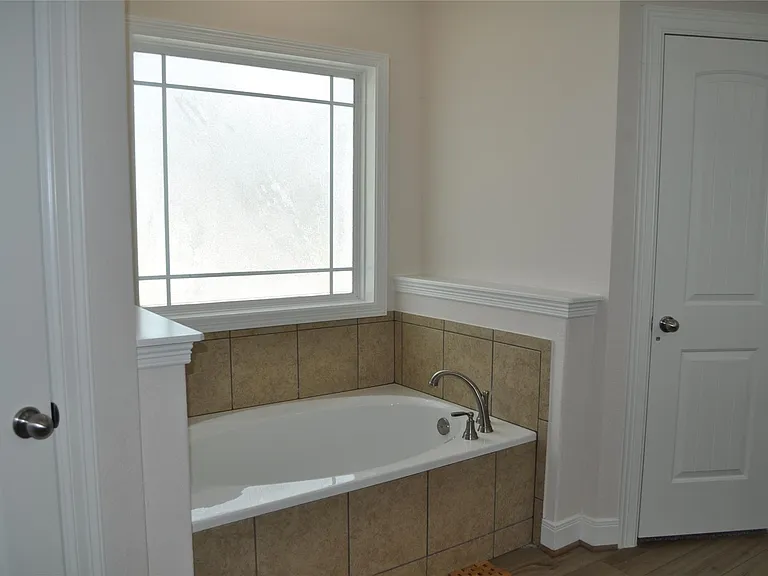2502 Majestic Oaks Ct — Photo 21