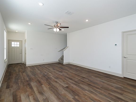 4th image of 7532 Magnolia Vlg #101