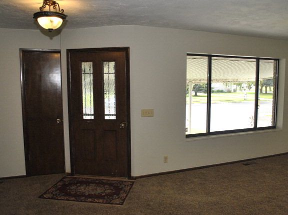 3rd image of 25 N Teton Ave