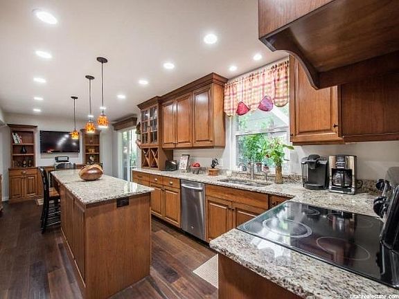 4th image of 2758 E Willow Hills Dr