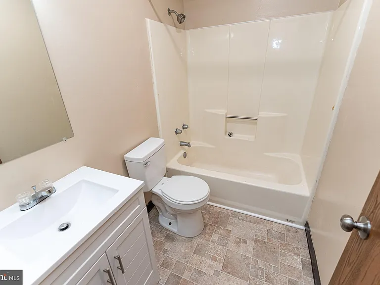 510 S Main St #7 — Photo 16