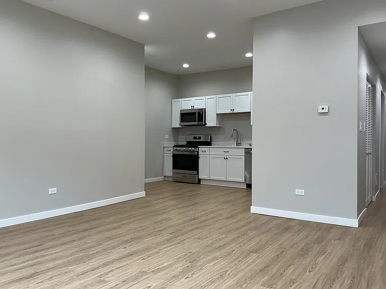 2146 W 21st St #1 — Photo 5