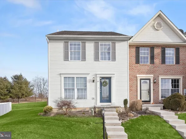 21 Johnamac N, Littlestown, PA 17340