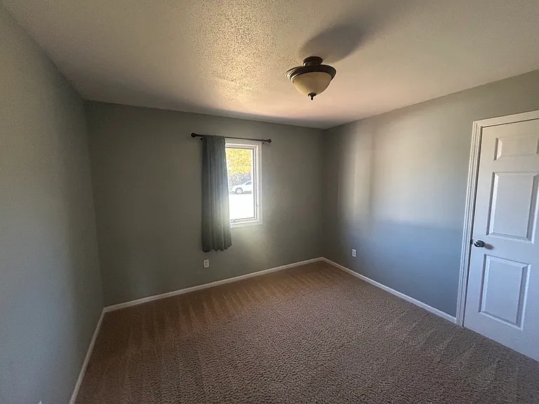 1320 Parkside Dr — Photo 24