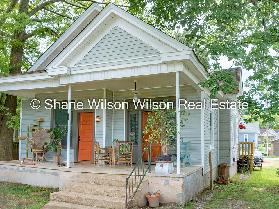 2406 Bailey Ave