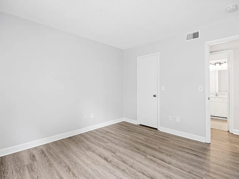 5645 Hornaday Rd #B — Photo 6