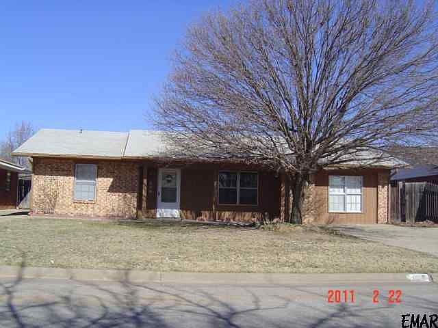 1st image of 806 W Oxford Ave