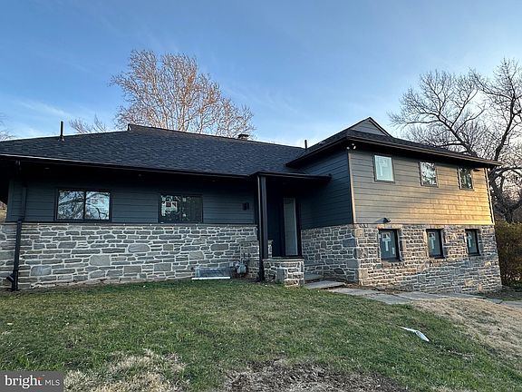 2nd image of 713 Woodfield Rd