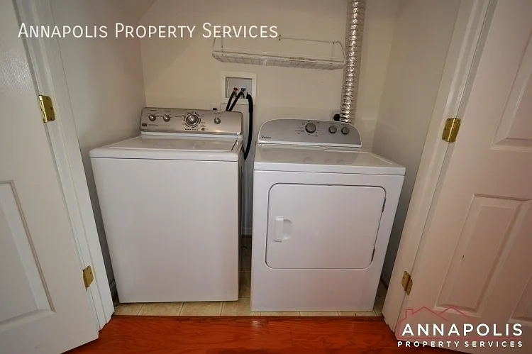 1016 Meandering Way — Photo 22