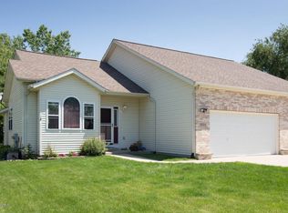 6204 Cross Bend Ct, Kalamazoo, MI 49009