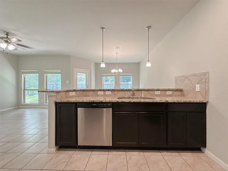 105 Camelot Place Ct — Photo 9