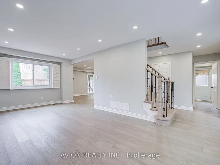 9 Falan Heights Cres — Photo 8