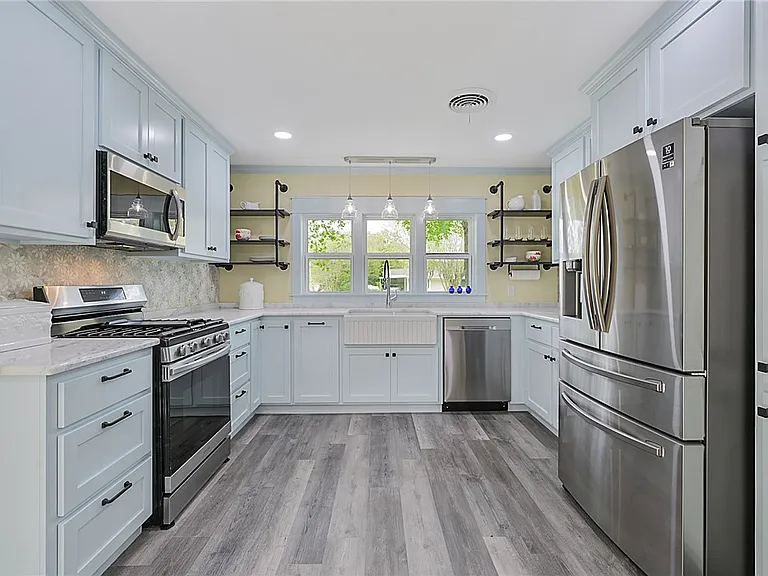 741 Garden Acres Blvd — Photo 6