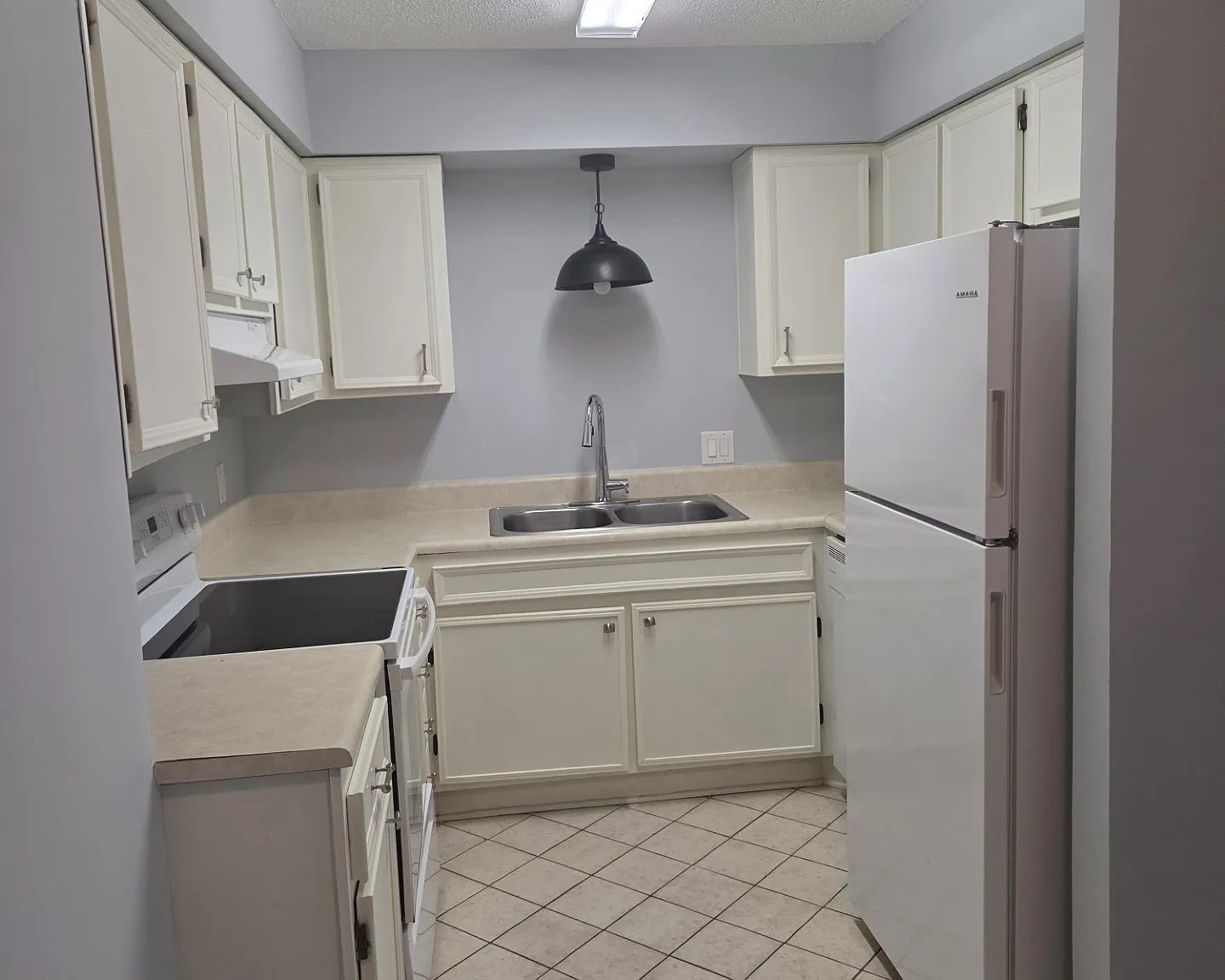 3 bed, 1086 sqft, $2,300 — Photo 2
