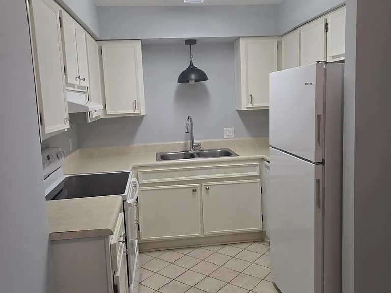 100 Blair Rd — Photo 9