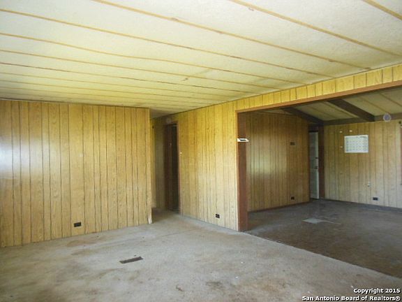 4th image of 104 County Road 4610