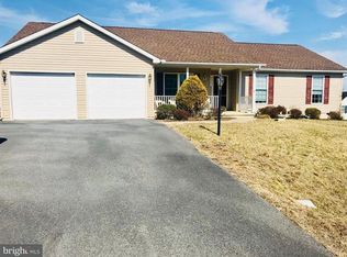 69 Isadore Ln, Martinsburg, WV 25404