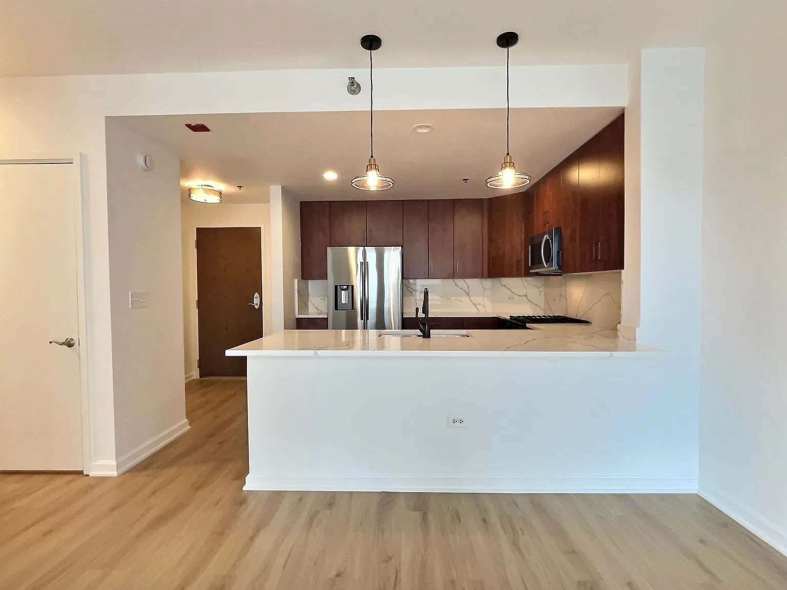 1 bed, 805 sqft, $2,800 — Photo 4