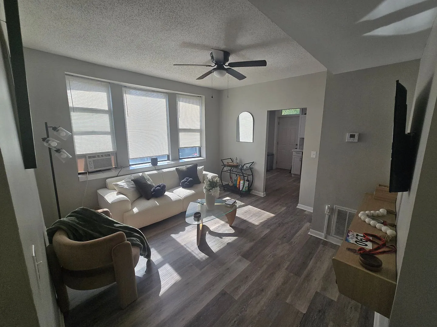 3805-7 California Ave — Photo 1