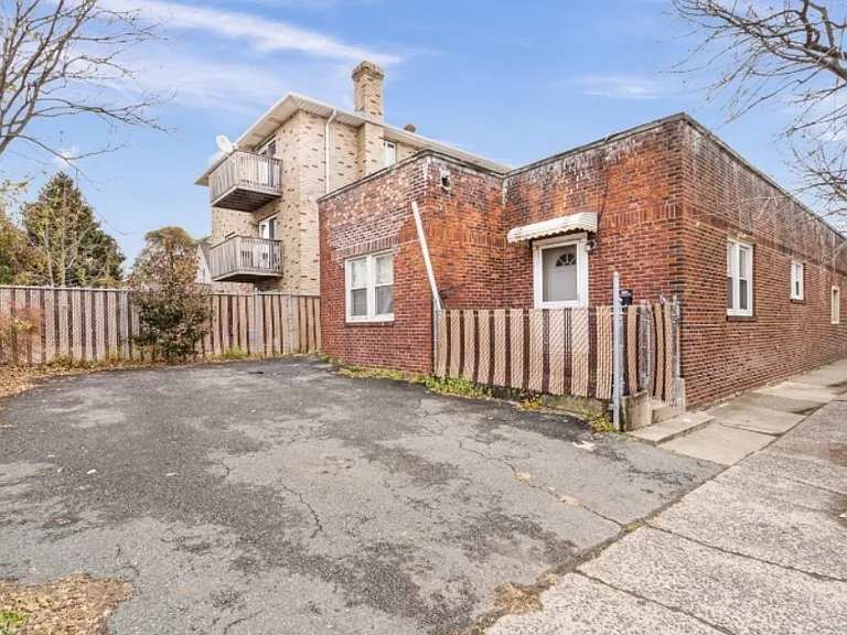 51 Lester St #1 — Photo 12