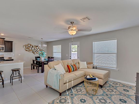 4th image of 802 Hc Gilbert Minjares Dr Unit B