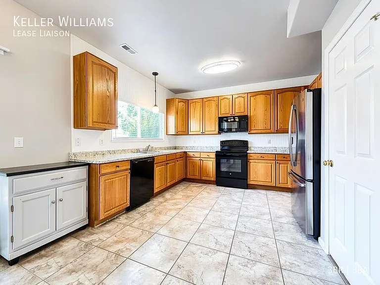 6458 Showhorse Ct — Photo 4