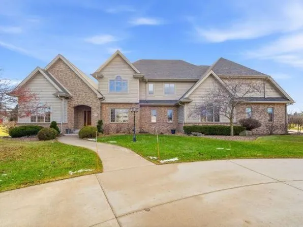 876 Estate Dr, Fond Du Lac, WI 54935