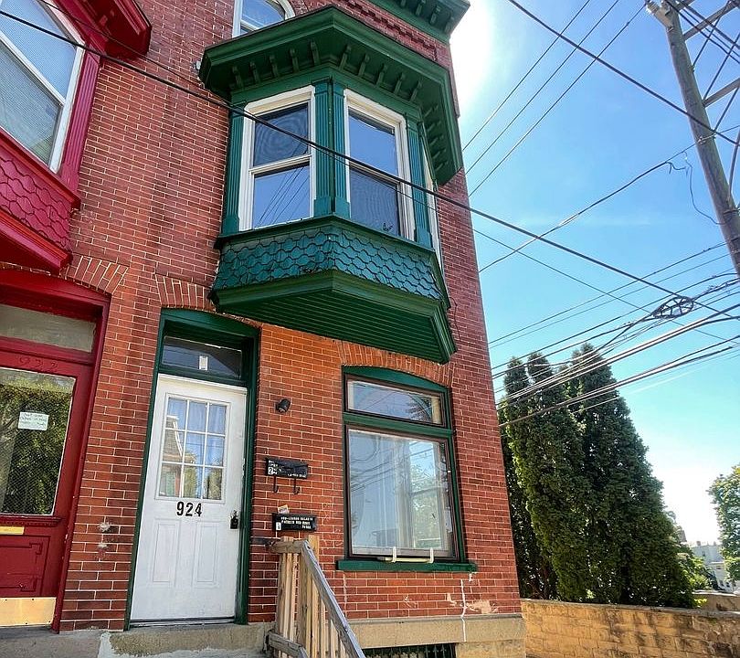 1st image of 924 W Turner St APT 2