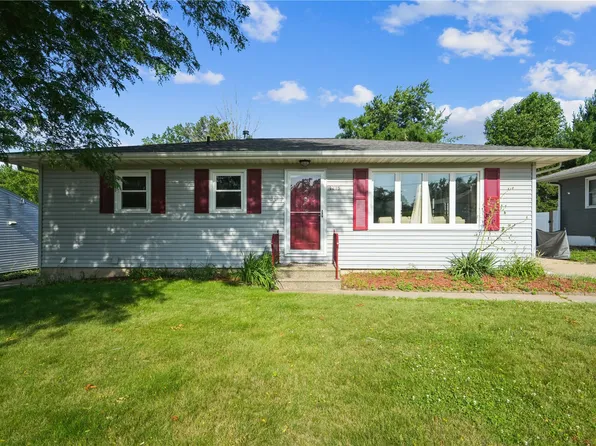 1215 Brockman Dr SE, Cedar Rapids, IA 52403