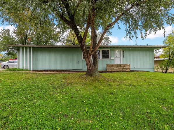 4216 Northwood Dr NE, Cedar Rapids, IA 52402