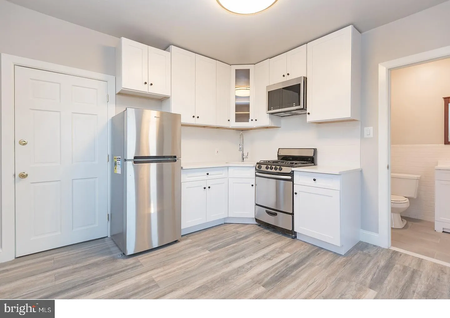 1 bed, 1.0 bath, 800 sqft, $1,250 — Photo 2