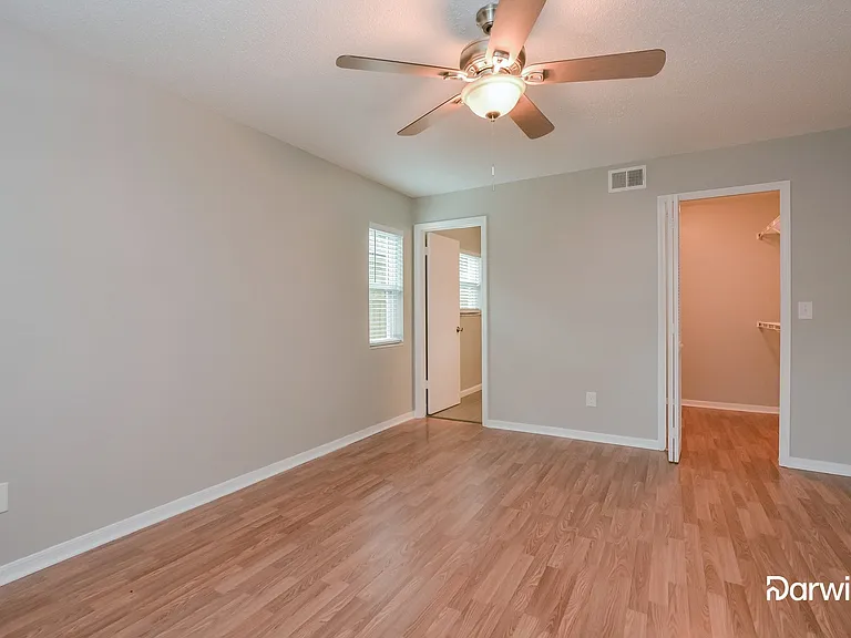 1034 Manigan Ave — Photo 10