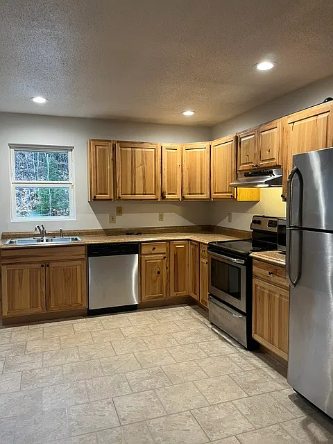 9 Troy Ln #12