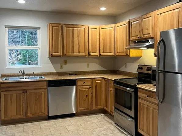 9 Troy Ln APT 12, Bridgton, ME 04009