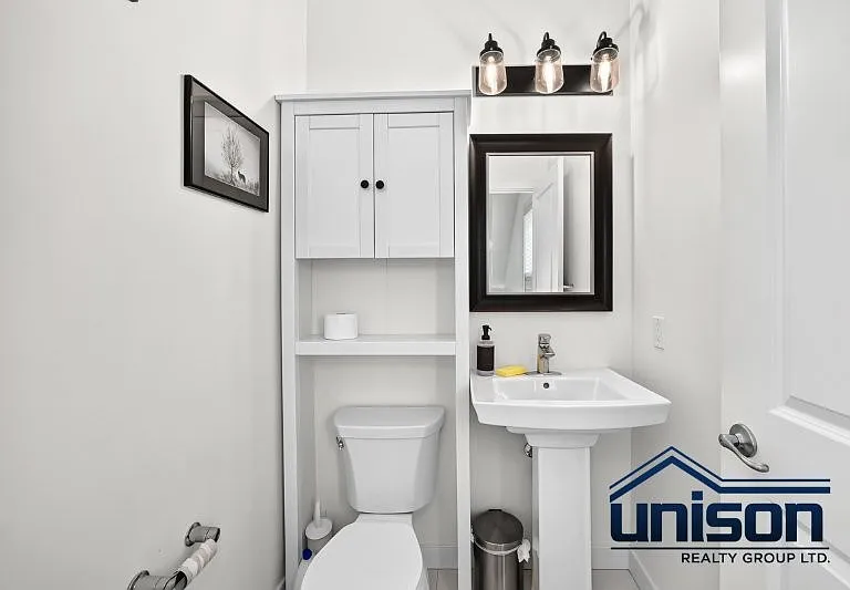 47 N Evanspark Rd NW — Photo 54
