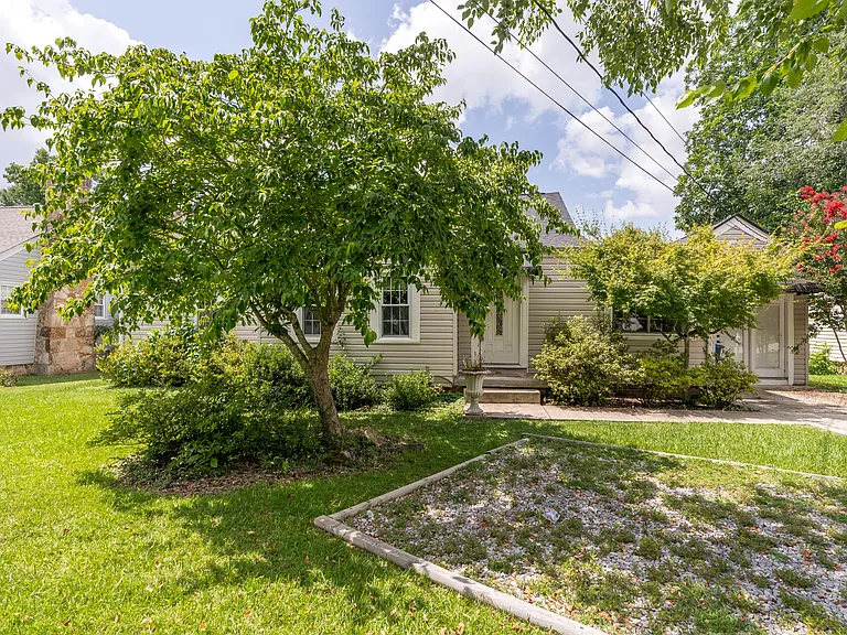 4 Orlando Dr — Photo 4