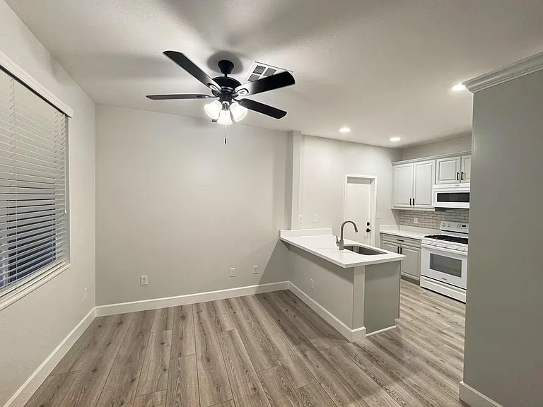 19509 Opal Ln — Photo 3