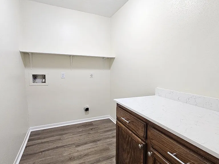 10303 Old Towne Ln — Photo 20