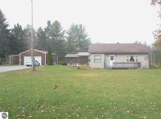 185 County Farm Rd, Harrison, MI 48625