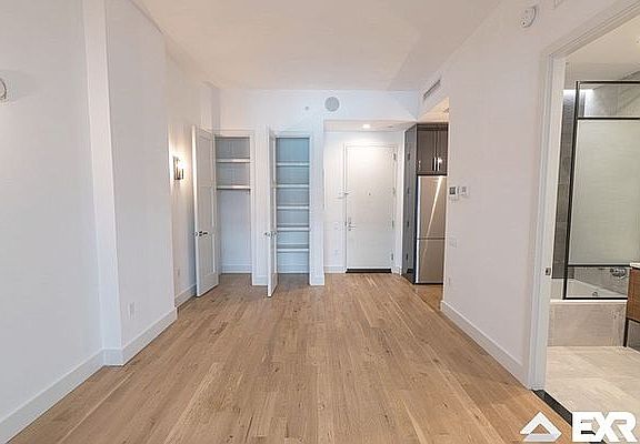 3rd image of 41-21 28th St #4S