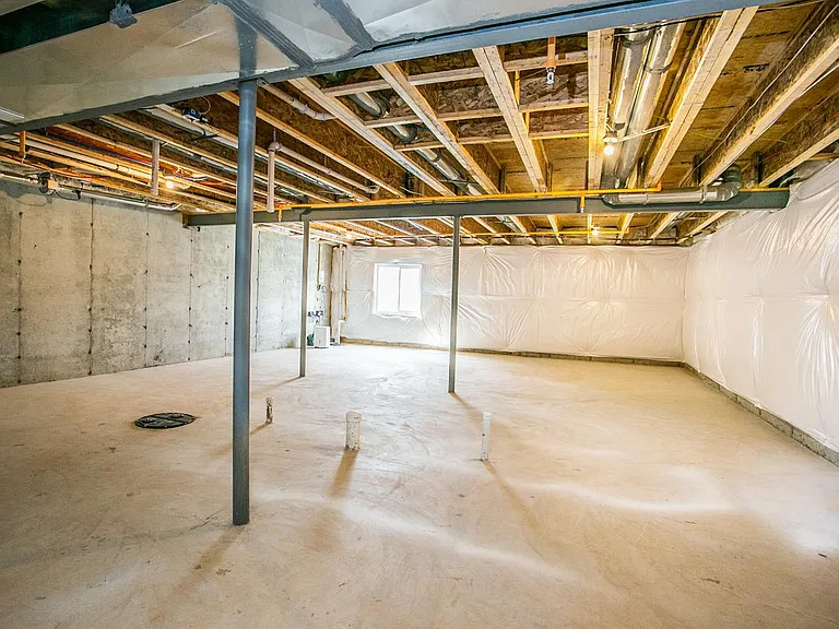 665 Levering St #665 — Photo 37