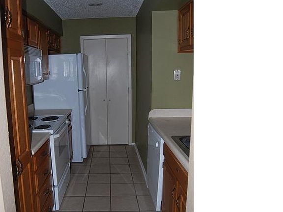 3rd image of 5451 Laguna Dr APT 122