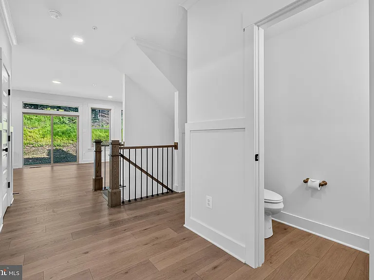1490 Thurston Rd — Photo 10