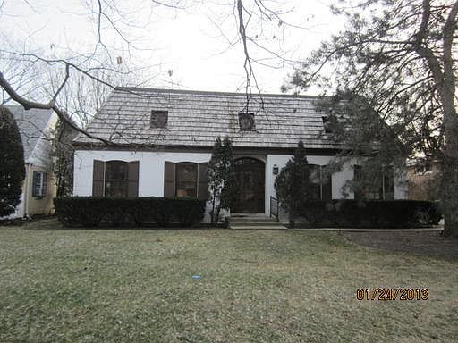 1st image of 9221 N Avers Ave