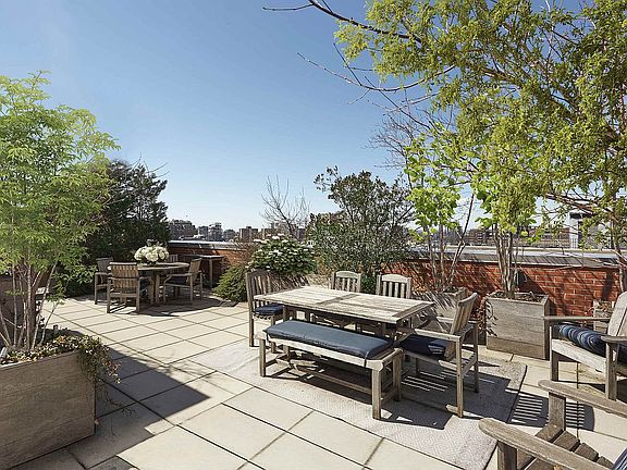 3rd image of 252 7th Ave Unit Ph14x